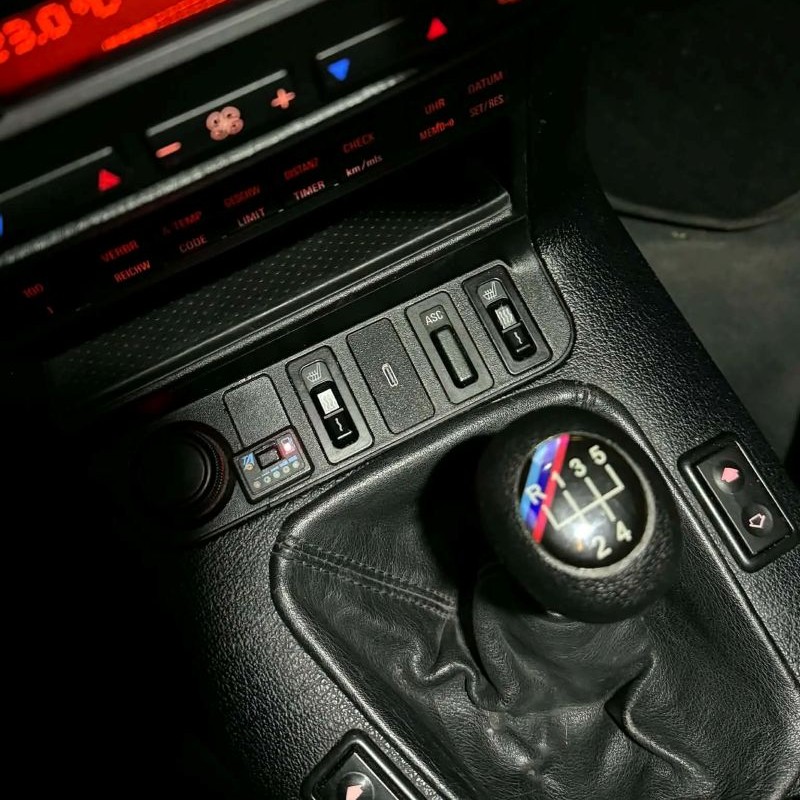 BMW E36 USB-C Charger